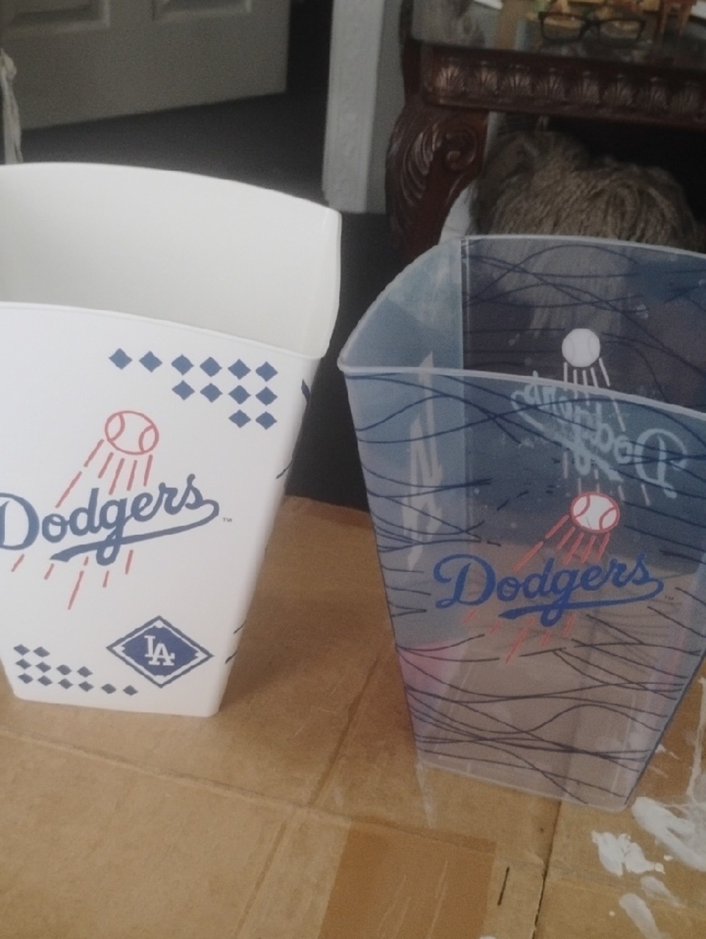 Dodgers Mini Trash Cans - Picture 2 of 6